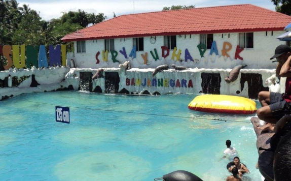 Swimming Pool di Surya Yudha Park Hotel