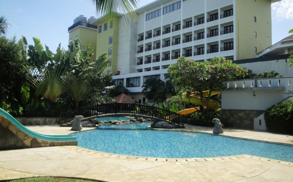 Swimming Pool di Sutanraja Convention & Recreation