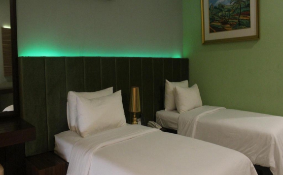 Guest Room Twin Bed di Sutan Raja Hotel Kotamobagu