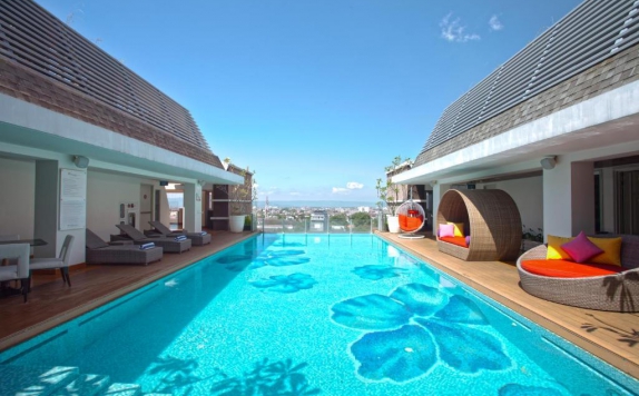 Swimmingpool Hotel di Swiss-Belboutique Yogyakarta