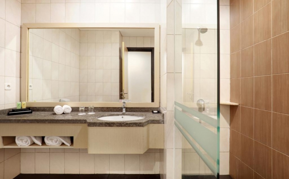 bathroom di Swiss-Belinn Panakkukang Makassar