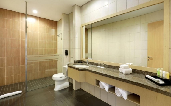 bathroom di Swiss-Belinn Panakkukang Makassar