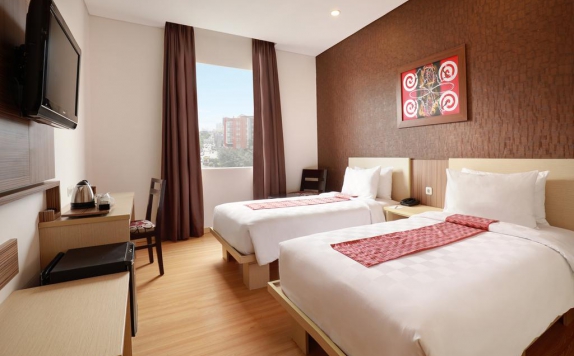 guest room twin bed di Swiss-Belinn Panakkukang Makassar