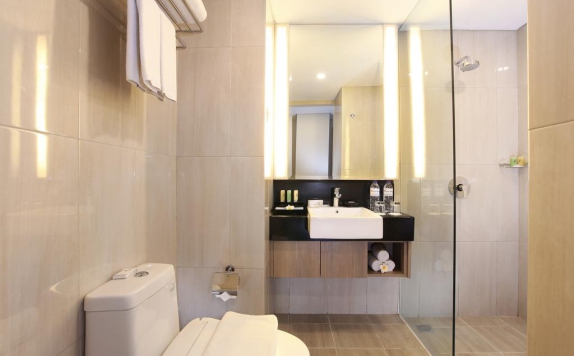 Bathroom di Swiss Belinn Tunjungan Surabaya