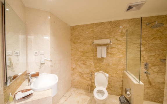 Bathroom di Syariah Hotel Solo
