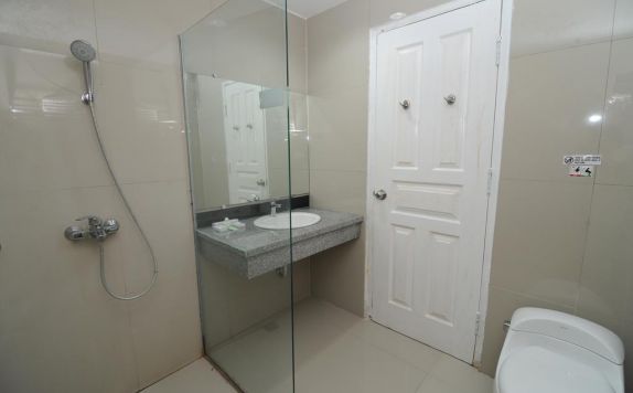 Bathroom di Sylvia Resort Komodo Flores