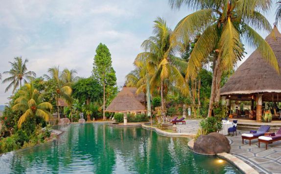 swimming pool di Taman Wana Villas and Spa