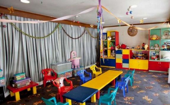 Klub Anak-anak di Tanjung Lesung Beach Hotel