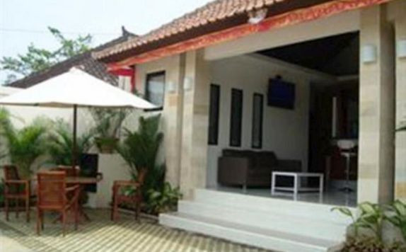Tampilan Luar Hotel di Tanjung Lima Villas