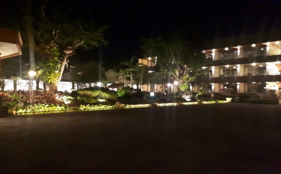Eksterior di Tanjung Plaza Hotel Tretes