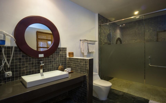 Tampilan Bathroom Hotel di Tegal Sari Ubud