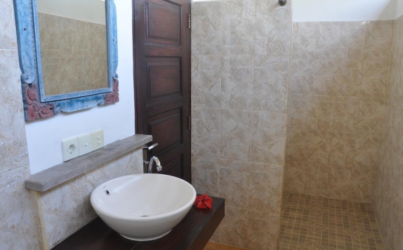 Tampilan Bathroom Hotel di Teras Bali Sidemen