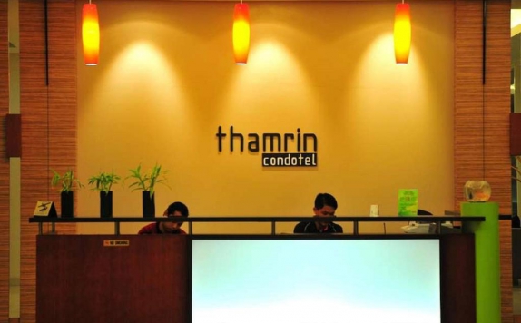 Receptionist di Thamrin Condotel Hotel