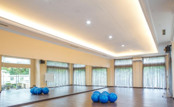 Gym and Fitness Center di The Adhiwangsa