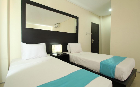 Guest Room di The Airport Kuta Hotel