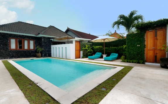 Swimming Pool di The Apartments Canggu