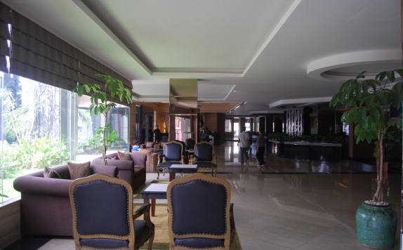 Lounge di The Axana Hotel Padang ( Hotel Ambacang )