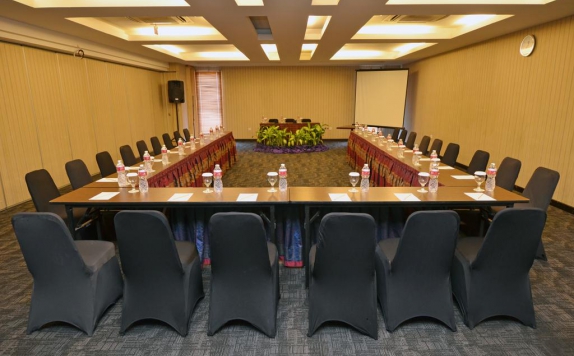 Meeting room di The Axana Hotel Padang ( Hotel Ambacang )