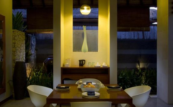interior di The Bali Khama
