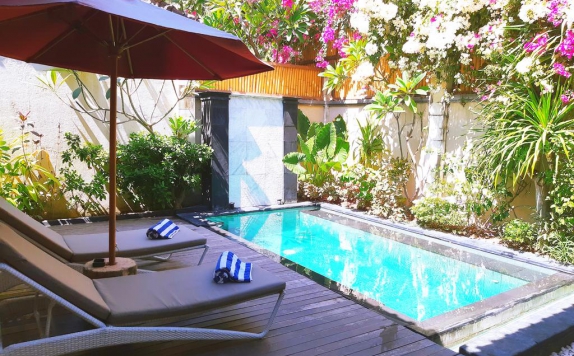 Swimming Pool di The Beach House Resort Lombok