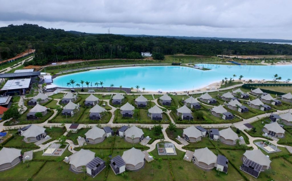 Swimming Pool di The Canopi Resort