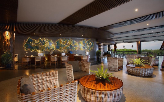 Lobby di The Crystal Luxury Bay Resort