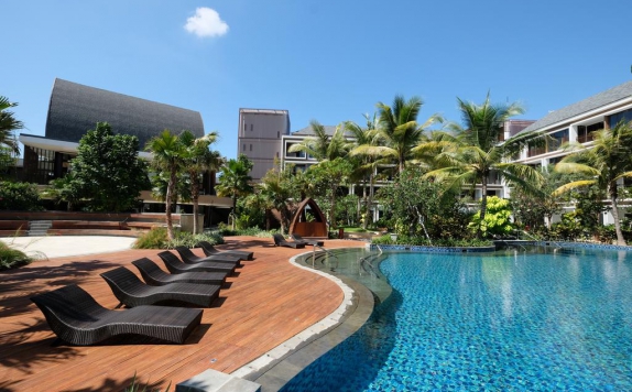 Swimming Pool di The Golden Tulip Jineng Resort Bali