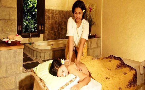 Massage di The Jayakarta Bali Beach Resort Residence and Spa