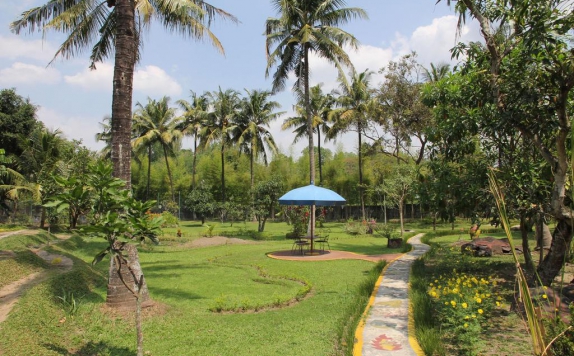 Taman di The Jayakarta Yogyakarta