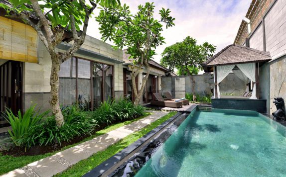 exterior di The Khayangan Dreams Villa