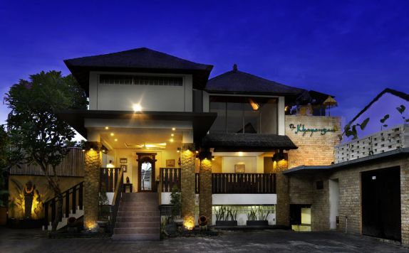 exterior di The Khayangan Dreams Villa