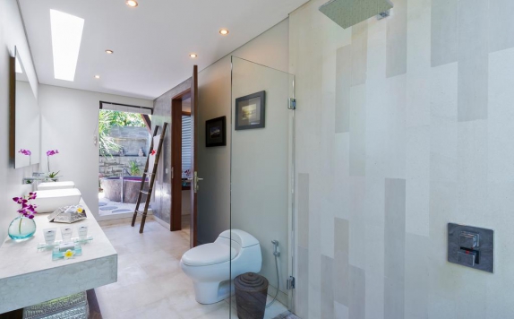 Bathroom di The Layar - Designer Villas and Spa