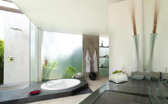Bathroom di The Layar - Designer Villas and Spa