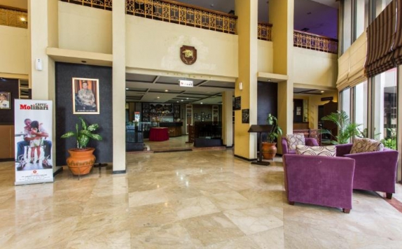 Lobby Hotel di The New Benakutai Hotel & Apartment