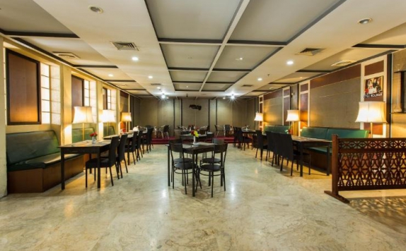 Restoran Hotel di The New Benakutai Hotel & Apartment