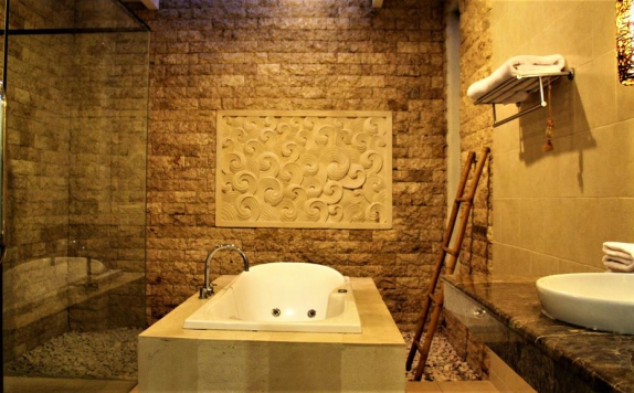 Tampilan Bathroom Hotel di The Nibbana Villas