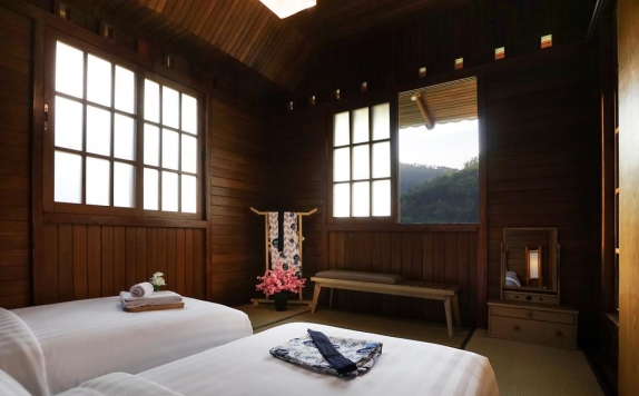 Tampilan Bedroom Hotel di The Onsen Resort