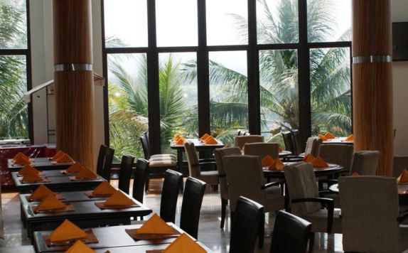 Restaurant di The Oxalis Regency Hotel