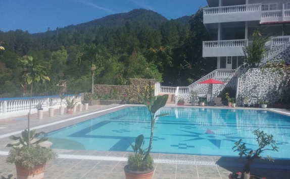 Swimming Pool di The Parapat View Hotel