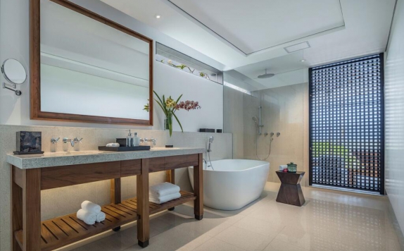 Tampilan Bathroom Hotel di The Residence Bintan