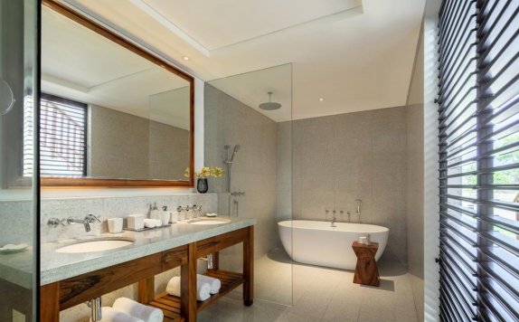 Tampilan Bathroom Hotel di The Residence Bintan