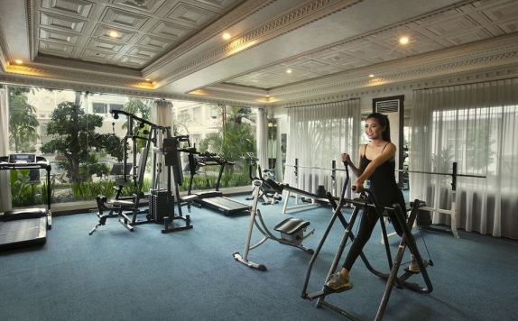 Gym di The Rich Jogja Hotel