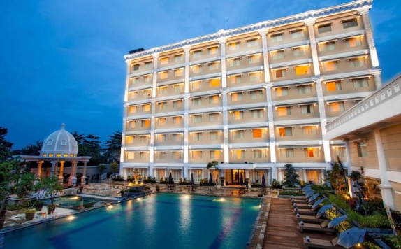 View di The Rich Jogja Hotel