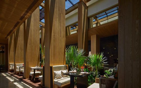 Bejana Resto di The Ritz Carlton Bali