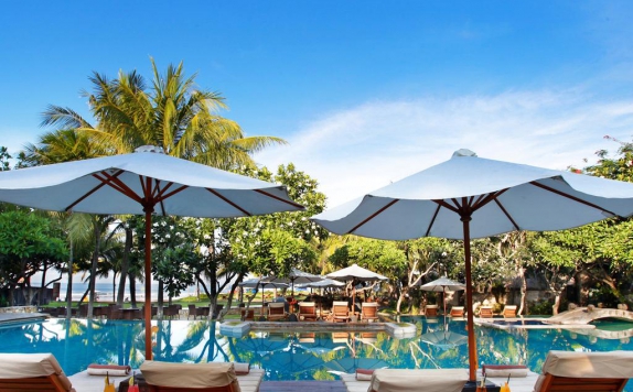 Swimming Pool di The Royal Beach Seminyak Bali