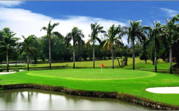 Area Golf di The Royale Krakatau Hotel, Convention, and Golf