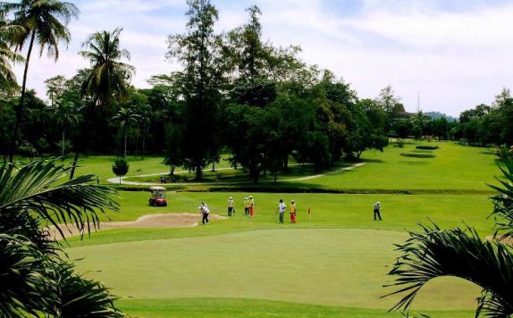 Area Golf di The Royale Krakatau Hotel