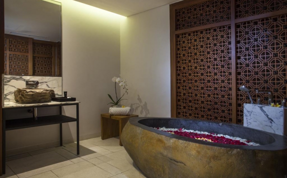 Bathroom di The Sakala Resort Bali