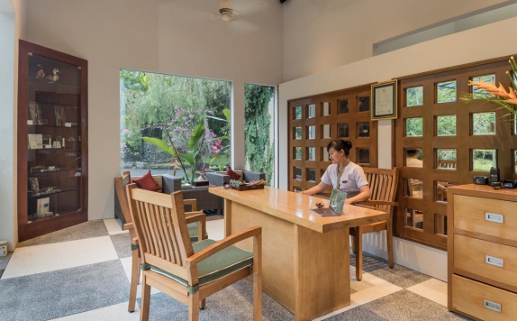 Receptionist di The Samaya Ubud Villa