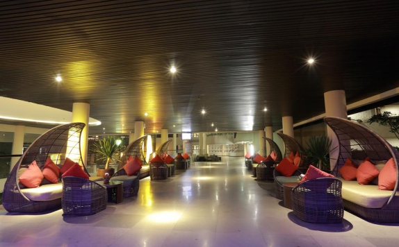 Lobby di The Singhasari Resort and Convention